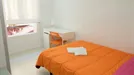 Room for rent, Alicante/Alacant, Comunidad Valenciana, <span class="blurred street" onclick="ProcessAdRequest(15187690)"><span class="hint">See streetname</span>[xxxxxxxxxxxxx]</span>