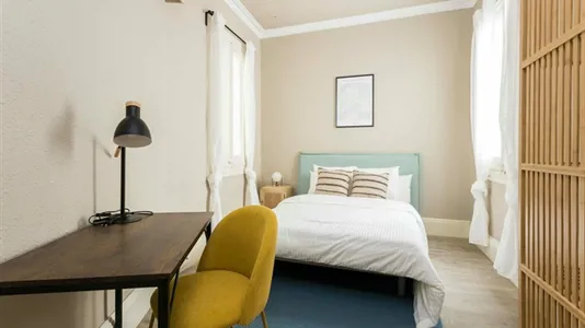 Rooms in Barcelona Ciutat Vella - photo 1