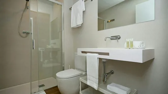 Rooms in L'Hospitalet de Llobregat - photo 2