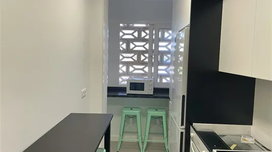 Rooms in Guadalajara - photo 9