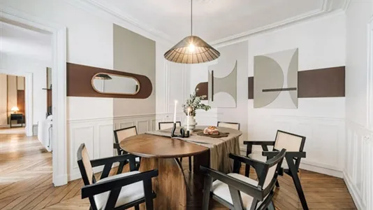 Apartments in Barcelona Eixample - photo 3
