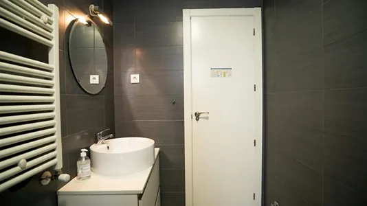 Rooms in Madrid Centro - photo 9