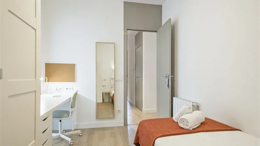 Rooms in Barcelona Eixample - photo 1