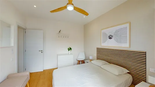 Rooms in Barcelona Sants-Montjuïc - photo 2