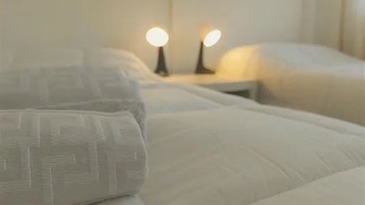 Houses in Coslada - photo 3