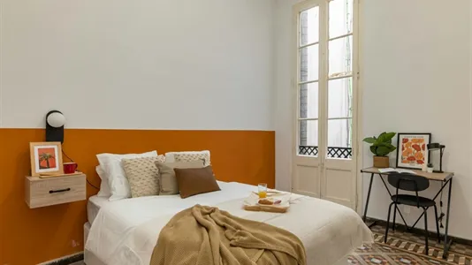Rooms in Barcelona Ciutat Vella - photo 2
