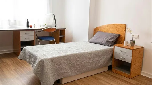 Apartments in Burjassot - photo 1