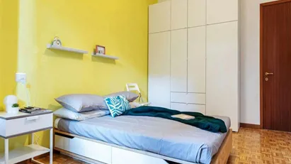 Room for rent in Milano Zona 9 - Porta Garibaldi, Niguarda, Milan