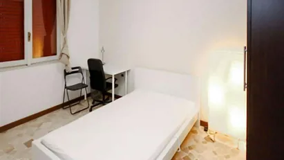 Room for rent in Milano Zona 6 - Barona, Lorenteggio, Milan