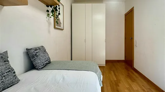 Rooms in Barcelona Sants-Montjuïc - photo 4