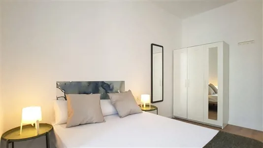 Rooms in Barcelona Eixample - photo 2