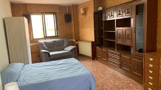 Rooms in Castellón de la Plana/Castelló de la Plana - photo 2