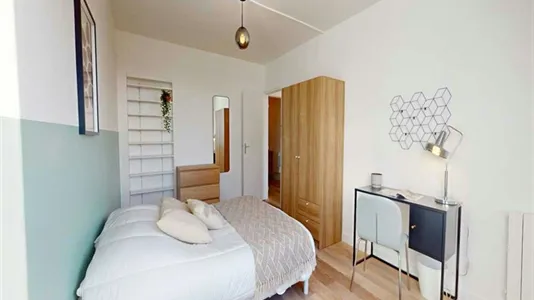 Rooms in Paris 8ème arrondissement - photo 2