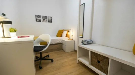 Rooms in L'Hospitalet de Llobregat - photo 2