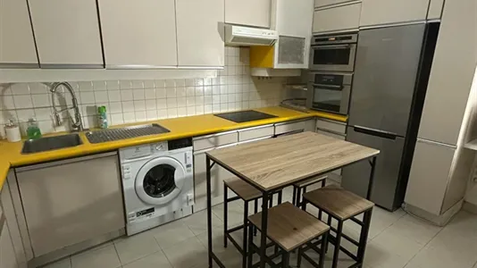 Rooms in Paris 8ème arrondissement - photo 8