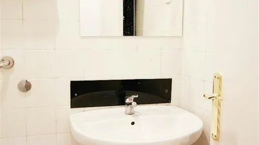 Rooms in Barcelona Eixample - photo 9