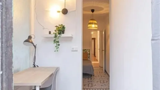 Rooms in Barcelona Eixample - photo 4