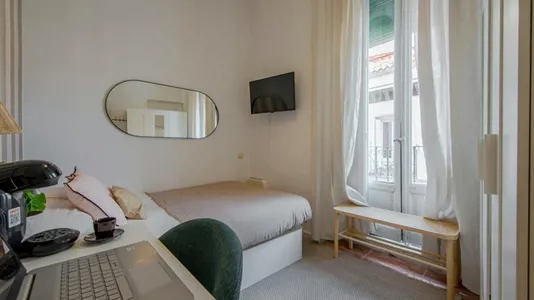 Rooms in Madrid Centro - photo 1