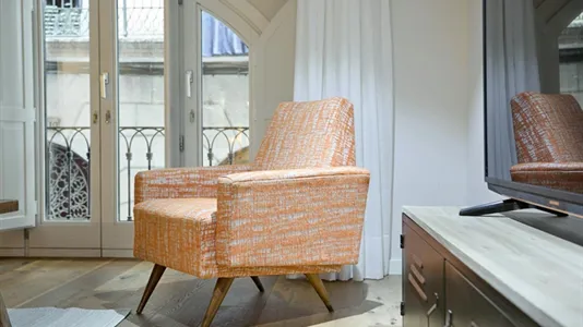 Apartments in Barcelona Ciutat Vella - photo 5