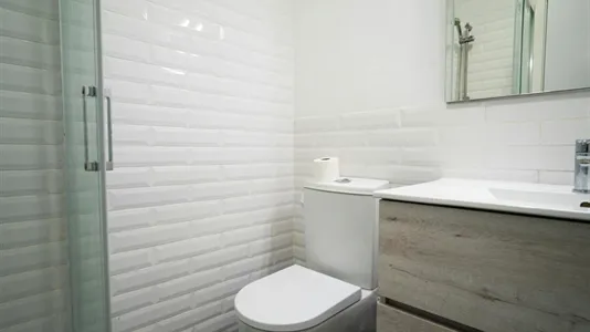 Rooms in Barcelona Ciutat Vella - photo 5