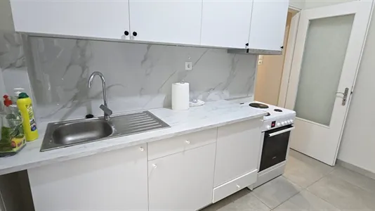 Houses in Keratsini-Drapetsona - photo 1