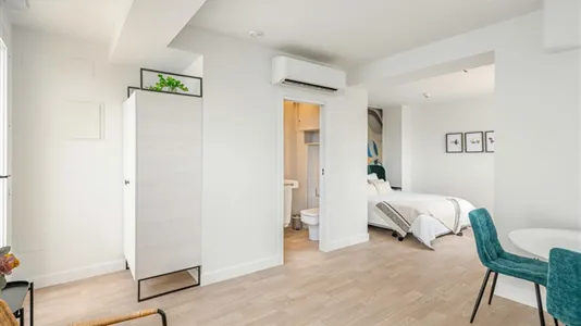 Rooms in Málaga - photo 6