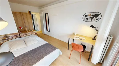 Room for rent in Nanterre, Île-de-France