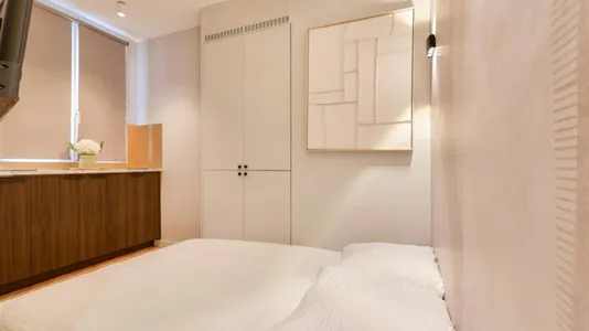 Apartments in Paris 16ème arrondissement (South) - photo 8