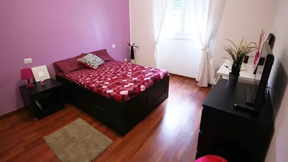Room for rent in Milano Zona 6 - Barona, Lorenteggio, Milan