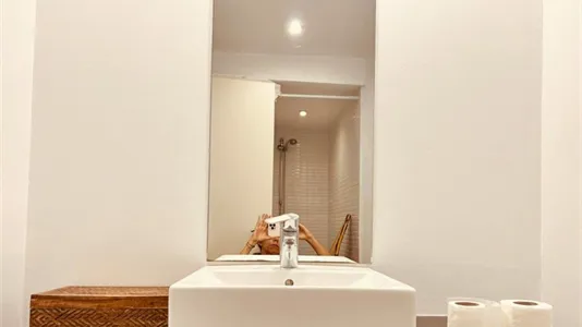 Apartments in Barcelona Ciutat Vella - photo 9