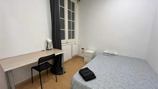 Rooms in Barcelona Eixample - photo 2