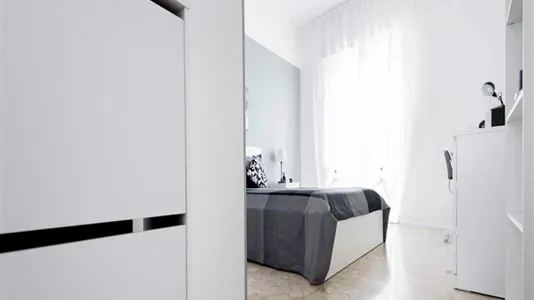 Rooms in Sesto San Giovanni - photo 3