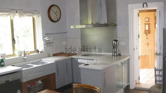 Houses in El Campello - photo 5