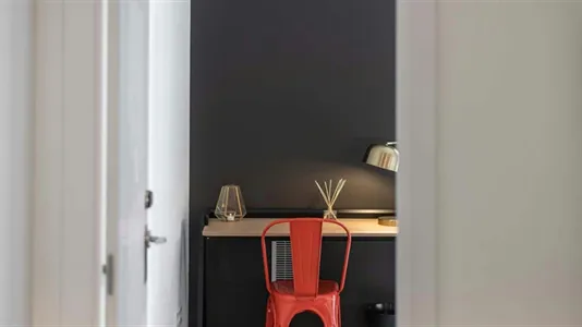 Rooms in Barcelona Ciutat Vella - photo 5