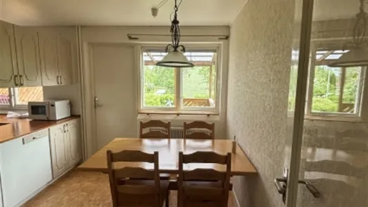 Houses in Sandviken - photo 3