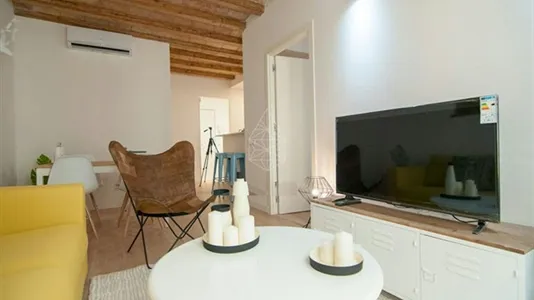 Apartments in Barcelona Ciutat Vella - photo 9