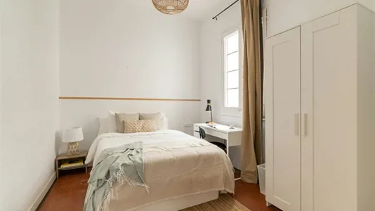 Rooms in Barcelona Ciutat Vella - photo 2