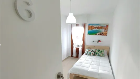 Rooms in Granada - photo 1
