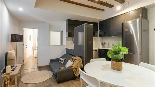 Rooms in Barcelona Ciutat Vella - photo 9