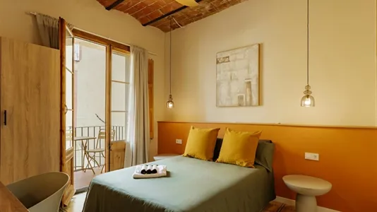 Rooms in Barcelona Ciutat Vella - photo 1
