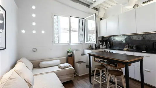 Apartments in Barcelona Ciutat Vella - photo 2