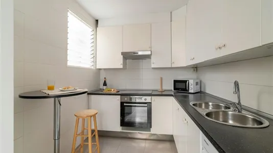 Rooms in Barcelona Ciutat Vella - photo 8