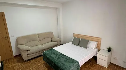 Rooms in Madrid Salamanca - photo 1