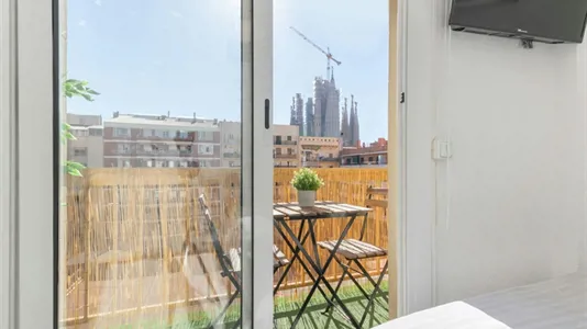 Rooms in Barcelona Eixample - photo 2