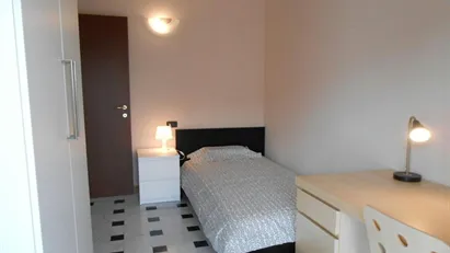 Room for rent in Milano Zona 9 - Porta Garibaldi, Niguarda, Milan