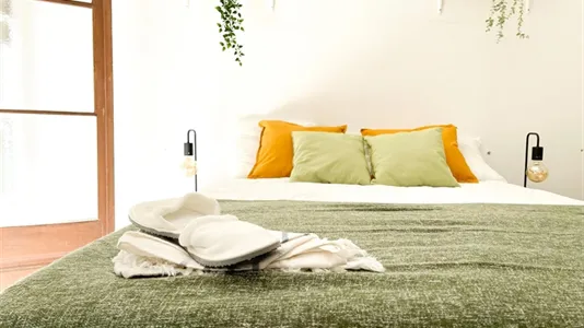 Rooms in Barcelona Ciutat Vella - photo 7