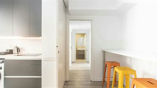 Rooms in Barcelona Ciutat Vella - photo 6