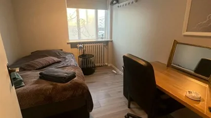Room for rent in Reykjavík Hlíðar, Reykjavík
