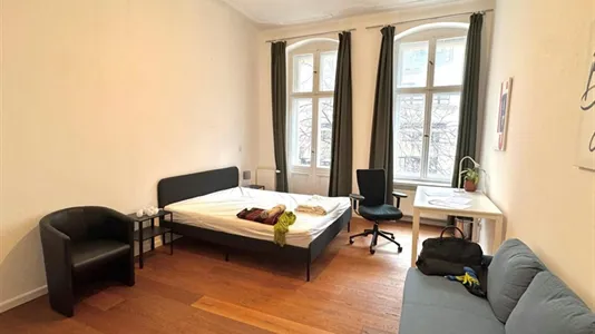 Rooms in Berlin Friedrichshain-Kreuzberg - photo 4
