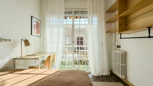Rooms in Barcelona Eixample - photo 4